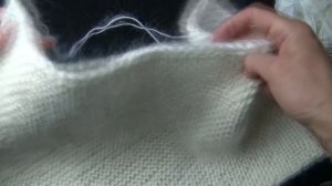 Шапка спицами ДИАГОНАЛЬ. Вяжем шапочку по диагонали спицами, с мехом. ВЯЗАНИЕ: вязаные шапки спицам