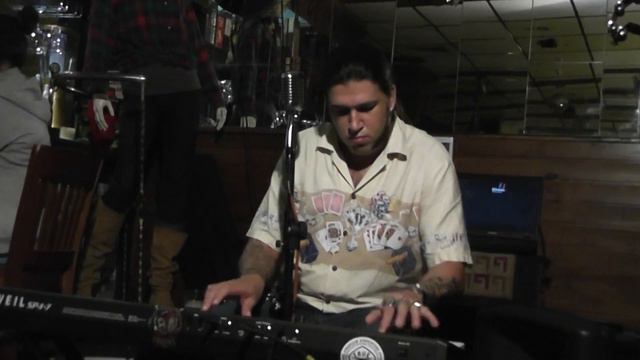 Валерий "Индеец" Сеткин - Дружба (И в дальний путь на долгие года) в Буффало Баре 19/09/2015 смотреть онлайн