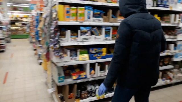 Как мы идем в магазин во время карантина. Дезинфекция продуктов смотреть онлайн