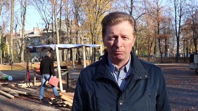 На месте демонтированной площадки начался монтаж первого в регионе бетонного скейт парка. смотреть онлайн