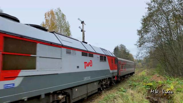 Тепловоз ТЭП70БС-298 с поездом 6956 Кувшиново — Осташков, у входного Селижарово. смотреть онлайн