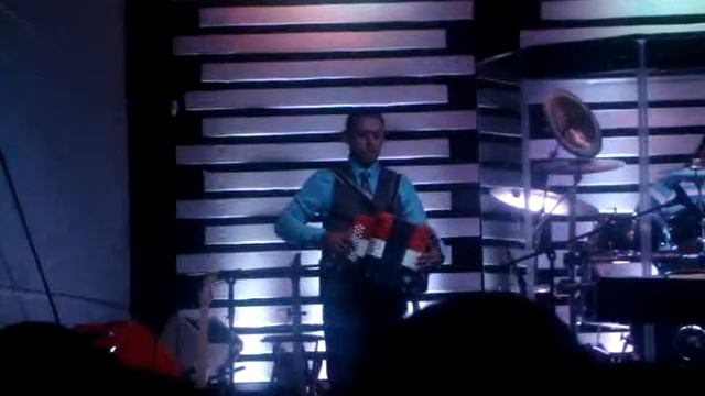 Bro. Juan Garza playing accordion for his sister Ruth Diaz смотреть онлайн