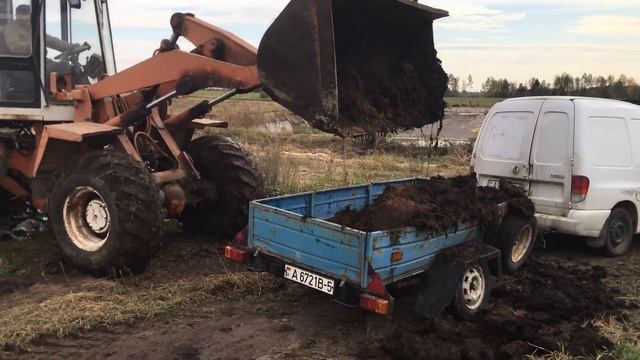 Что будет с легковым прицепом БЕЛАЗ если в него высыпать ковш навоза ??? смотреть онлайн
