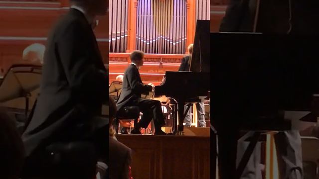 Super! N. Lugansky. Rachmaninov: Concerto 2 in C minor. Н. Луганский. С. Рахманинов смотреть онлайн