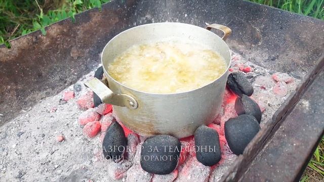МОЙВА ФРИ НА МАНГАЛЕ // ЛУЧШЕ К ПИВУ НЕ ПРИДУМАТЬ смотреть онлайн
