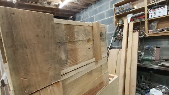 Бюджетная пасека. Изготовление очень простой ловушки для пчел!!! Часть 2. смотреть онлайн