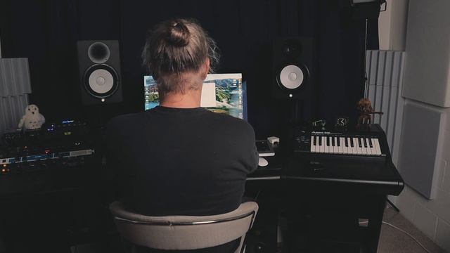 Studio Monitor Comparison: YAMAHA HS8 vs ADAM A7X vs ADAM T8V смотреть онлайн