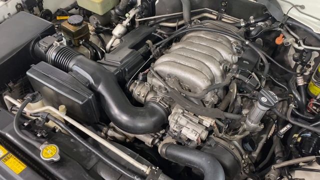 1999 Lexus LX470 Cold Start (Engine Bay) смотреть онлайн