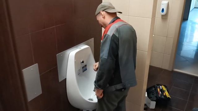 Писсуар новый смотреть онлайн