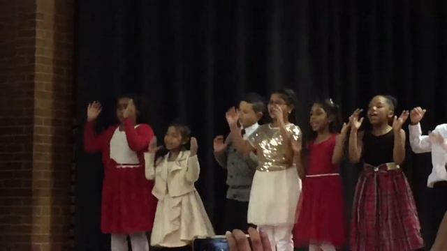 Evan's 2nd grade Christmas show смотреть онлайн