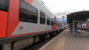 Электропоезд ЭС1-049 «Ласточка» отправляется со станции Ростов-Главный