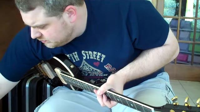 Gibson Little Lucille 01 смотреть онлайн