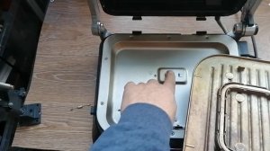 Что важно знать Прижимной контактный электрогриль Redmond не включается не работает