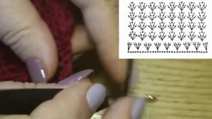 Двухцветный ажурный шарф крючком для себя или в подарок к Новому году