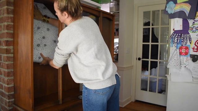 How to Put Wallpaper on Furniture смотреть онлайн