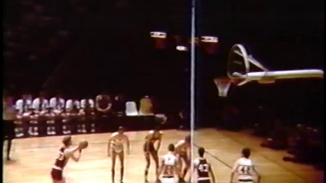 1972 IHSA Boys Basketball Class A Quarterfinal Game: Raymond (Lincolnwood) vs. Gibson City смотреть онлайн