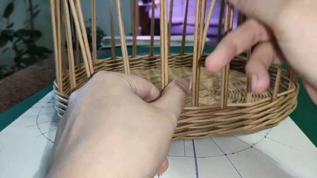 Урок плетения из бумажной лозы №12 - Узор "ситец" в боковых стенках смотреть онлайн