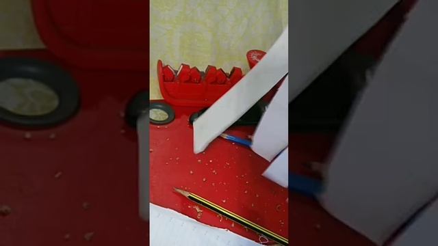 ШТЫК НОЖ КАЛАШНИКОВА АКМ ЧТО МОЖНО С НИМ ДЕЛАТЬ? Заточить Карандаши и нарезать Бумагу. ЗАТОЧИТЬ НОЖ смотреть онлайн