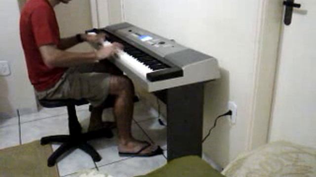 Diego composiçao no Yamaha DGX 520 смотреть онлайн