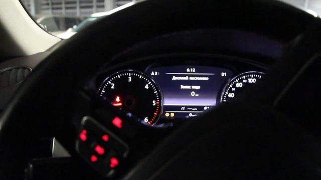 Volkswagen Touareg (2011 г) панель приборов, момент запуска двигателя смотреть онлайн