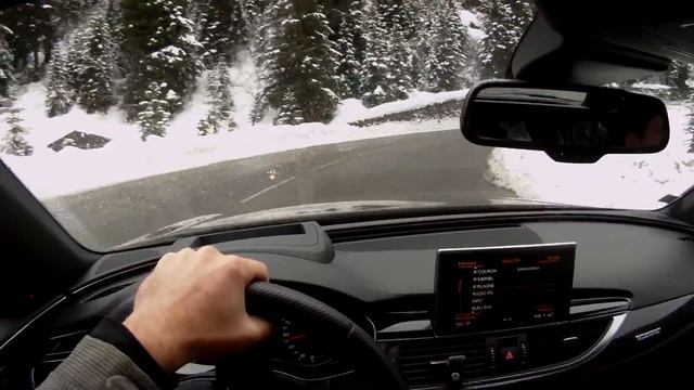 RS6 on twisty snowy mountain Road смотреть онлайн
