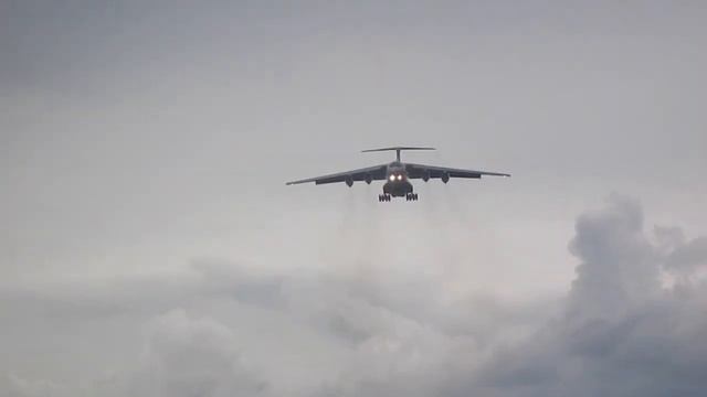 Посадка Ил-76 в Кемерово смотреть онлайн