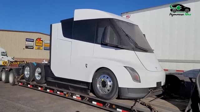 Предсерийный электрогрузовик Tesla Semi попал на видео смотреть онлайн