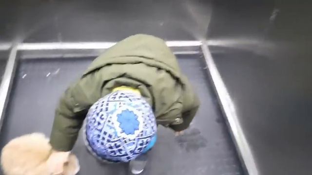 В СУЕТЕ ,НЕ ЗАБЫВАЕМ СЕБЯ ЛЮБИМЫХ♥️ДЕТИ КОРМЯТ УЛИЧНЫХ КОТЯТ смотреть онлайн