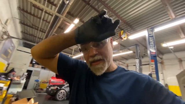 Van Saga: The Last Straw | Daily Miles смотреть онлайн