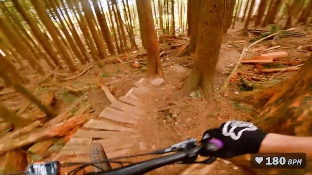 Krazy Karpenter has The Most Creative Woodwork смотреть онлайн