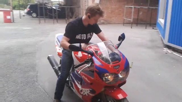 Honda CBR 900 RR. Без пробега по России. WWW.MOTOBAZA.BIZ смотреть онлайн