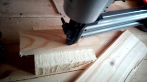 Гвоздезабивной пистолет (нейлер пневматический MATRIX)