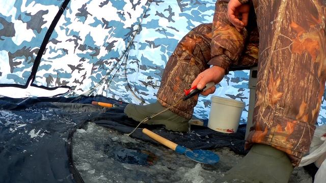 Зимняя рыбалка в Саратовской области. 05.12.2020. Разведка ледовой обстановки в Чардыме. смотреть онлайн