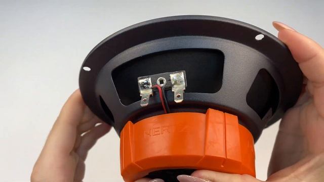 Распаковка динамиков Hertz DCX 165 3 смотреть онлайн