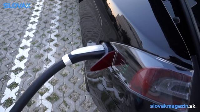 Tesla Model S P85+ by SLOVAK MAN Magazín смотреть онлайн