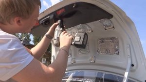 Lada Granta - установка обшивки крышки багажника.