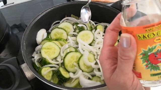 УЛЕТНЫЙ САЛАТ ИЗ ОГУРЦОВ НА ЗИМУ, из кривых и переросших огур., быстро готовятся и быстро съедаются смотреть онлайн