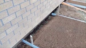 Выравниваю участок около дома