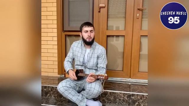 ЧЕЧЕНЕЦ ПОЕТ НА ГИТАРЕ ЛУЛАХЬ ЕХАШ ЕЗАР Ю СА смотреть онлайн