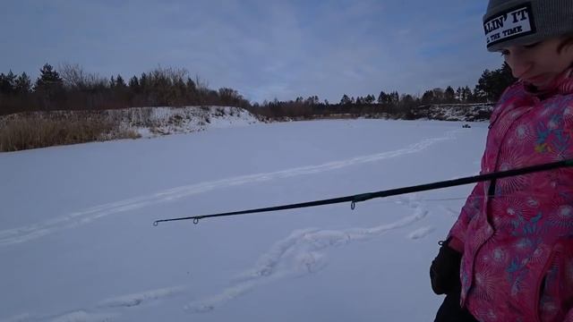Ловля Щуки с Женой на Реке! Зимняя рыбалка на балансир и жерлицы. смотреть онлайн