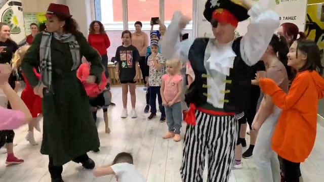 День Рождения Киви Дэнс! Нам 6 лет! смотреть онлайн