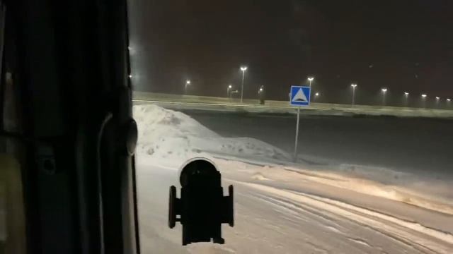 За новыми прицепами ! На головах в гололёд )))? смотреть онлайн