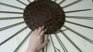 Круглая крепкая крышка для корзины / Плетение из газетных трубочек