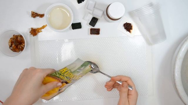 Получатся ли краски из СПЕЦИЙ? Как сделать краски для рисования? смотреть онлайн