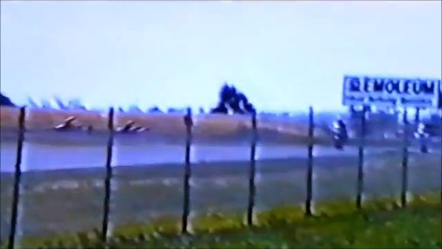 1989 SUZUKI GSXR 750 Vs YAMAHA FZR 600 - TRACK DAY 1995 смотреть онлайн