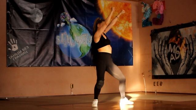 МК. МС АД (Alena Bonchinche - Bitch) смотреть онлайн