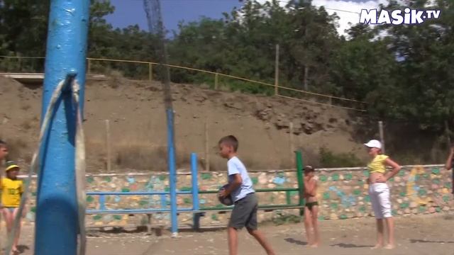 Пионербол на пляже смотреть онлайн