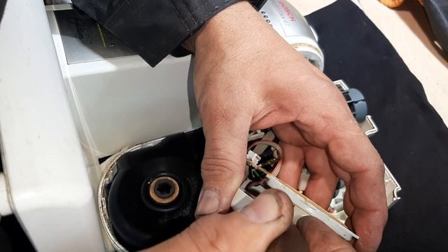 Комбайн BOSCH Profi Mix 47 установка ручки переключения. смотреть онлайн