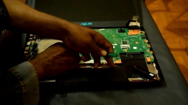 How to Upgrade the RAM on Asus VivoBook F570Z Laptop смотреть онлайн