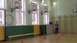 Техника выполнения ведения со сменой рук ("Змейка") в баскетболе